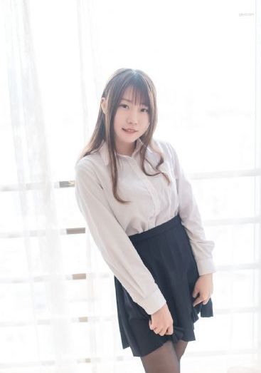 《美丽教师》